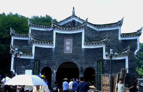 沱江上的水墨畫卷 湘西水鄉(xiāng)建筑風(fēng)情